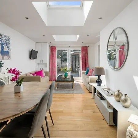Appartamento Gorgeous Flat With Garden In Battersea Londra Esterno foto