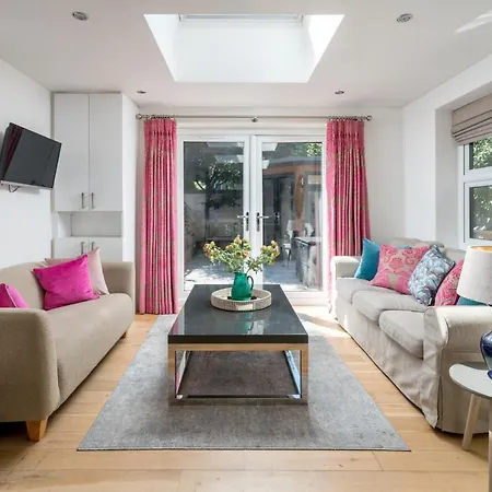 Appartamento Gorgeous Flat With Garden In Battersea Londra Esterno foto
