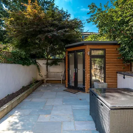 Appartamento Gorgeous Flat With Garden In Battersea Londra Esterno foto