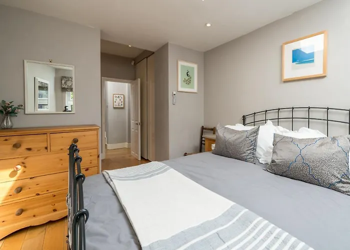 Gorgeous Flat With Garden In Battersea
